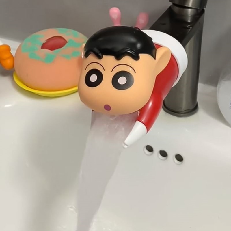 Home Bathroom Water Filter - クレヨンしんちゃんの可愛いデザインの、水しぶき防止機能付き蛇口エクステンダー。キッチンやバスルームのシンクに取り付けて、節水効果を実現。