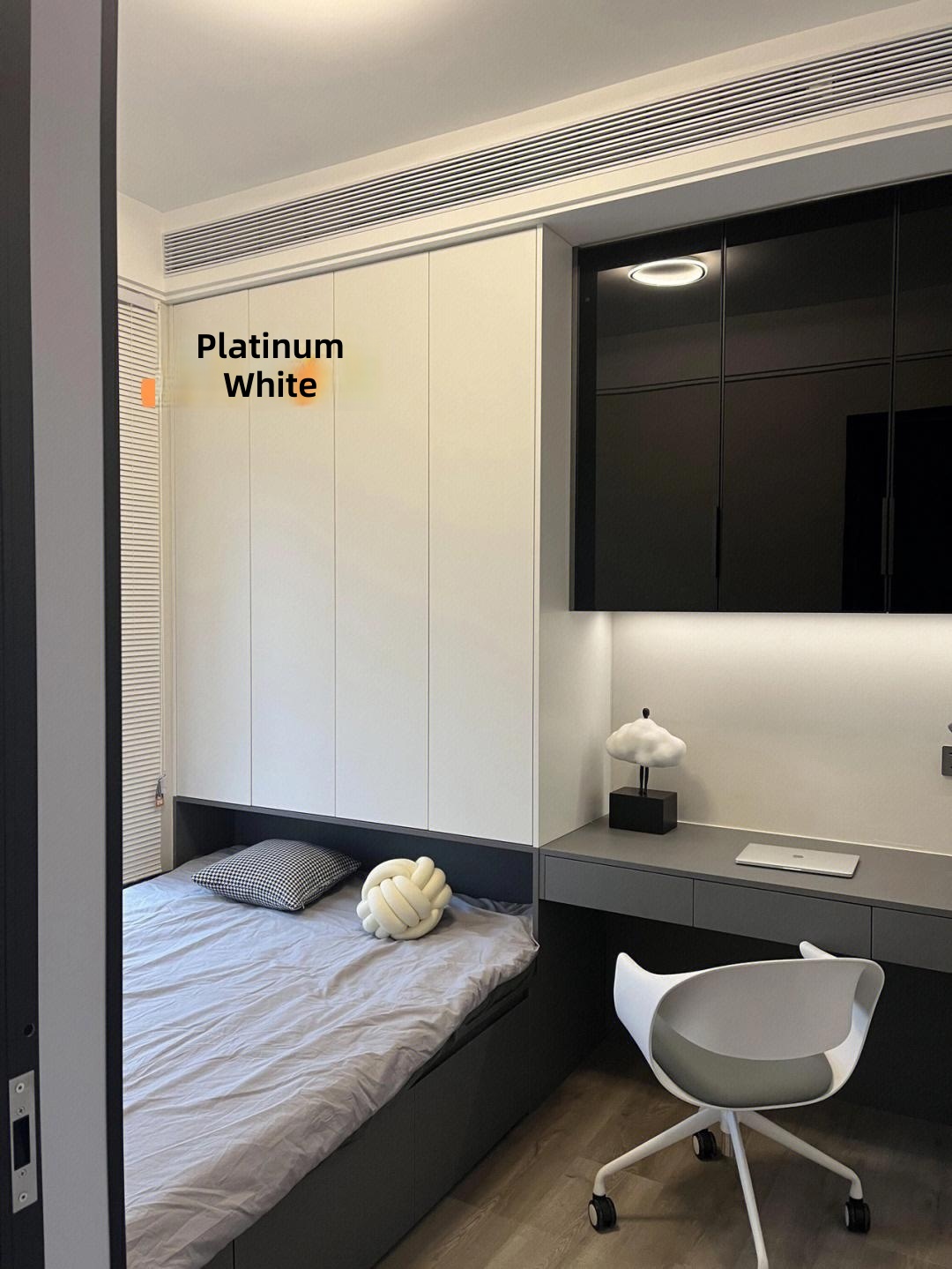 カスタムメイドのモダンな畳木製ワードローブと本棚一体型ユニッ - Home Bathroom Dimensions のレビューと価格