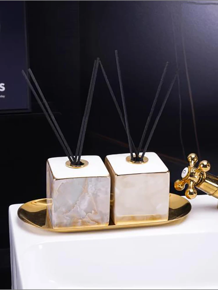 ヨーロッパ製の大理石模様のセラミックアロマセラピーボトル、炎 - Home Essentials Bathroom Storage のレビューと価格